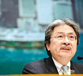 曾俊華唔怕「梁」